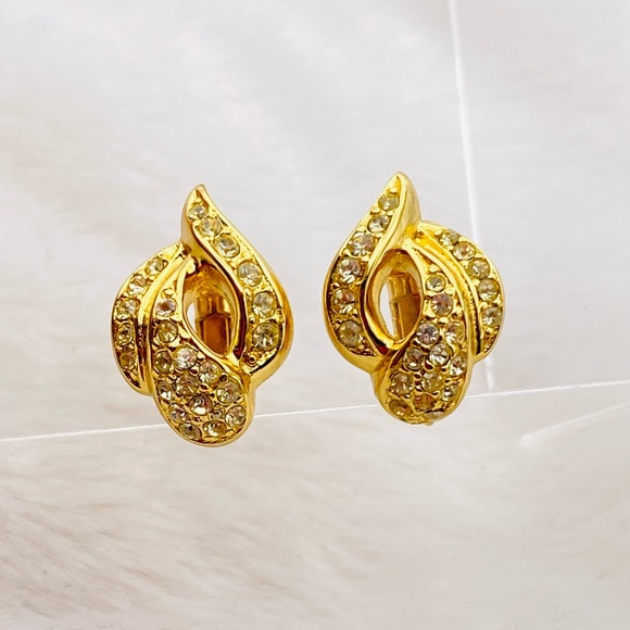 Authentic Christian Dior Rhinestones Gold tone clip earring - Picture 2 of 11